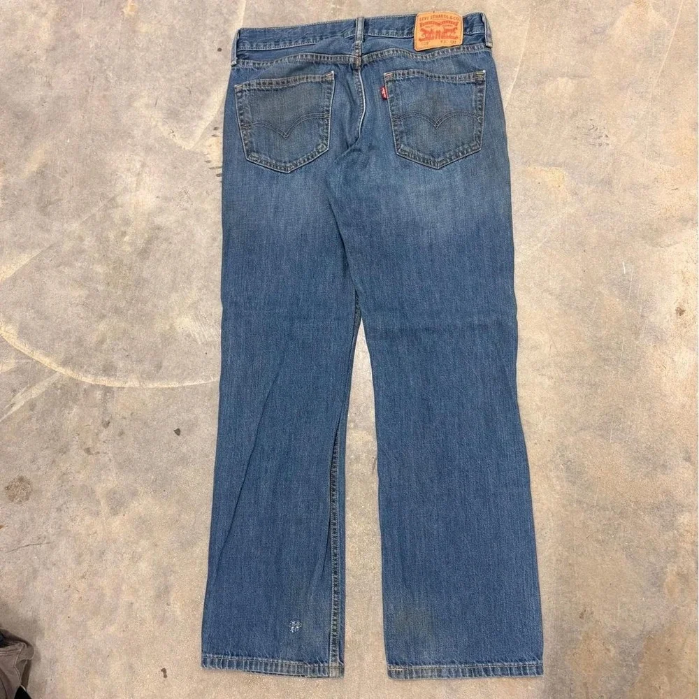 2009 Levi's 559 Relaxed Straight Distressed Jeans, Size 32x32